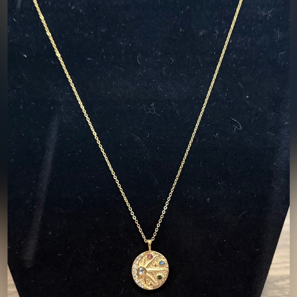 Sylph Elegant Gold Pendant Necklace